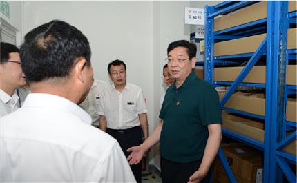 河南航投黨委書(shū)記、董事長(zhǎng)張明超 深入中原龍浩開(kāi)展“不忘初心、牢記使命”主題教育調(diào)研